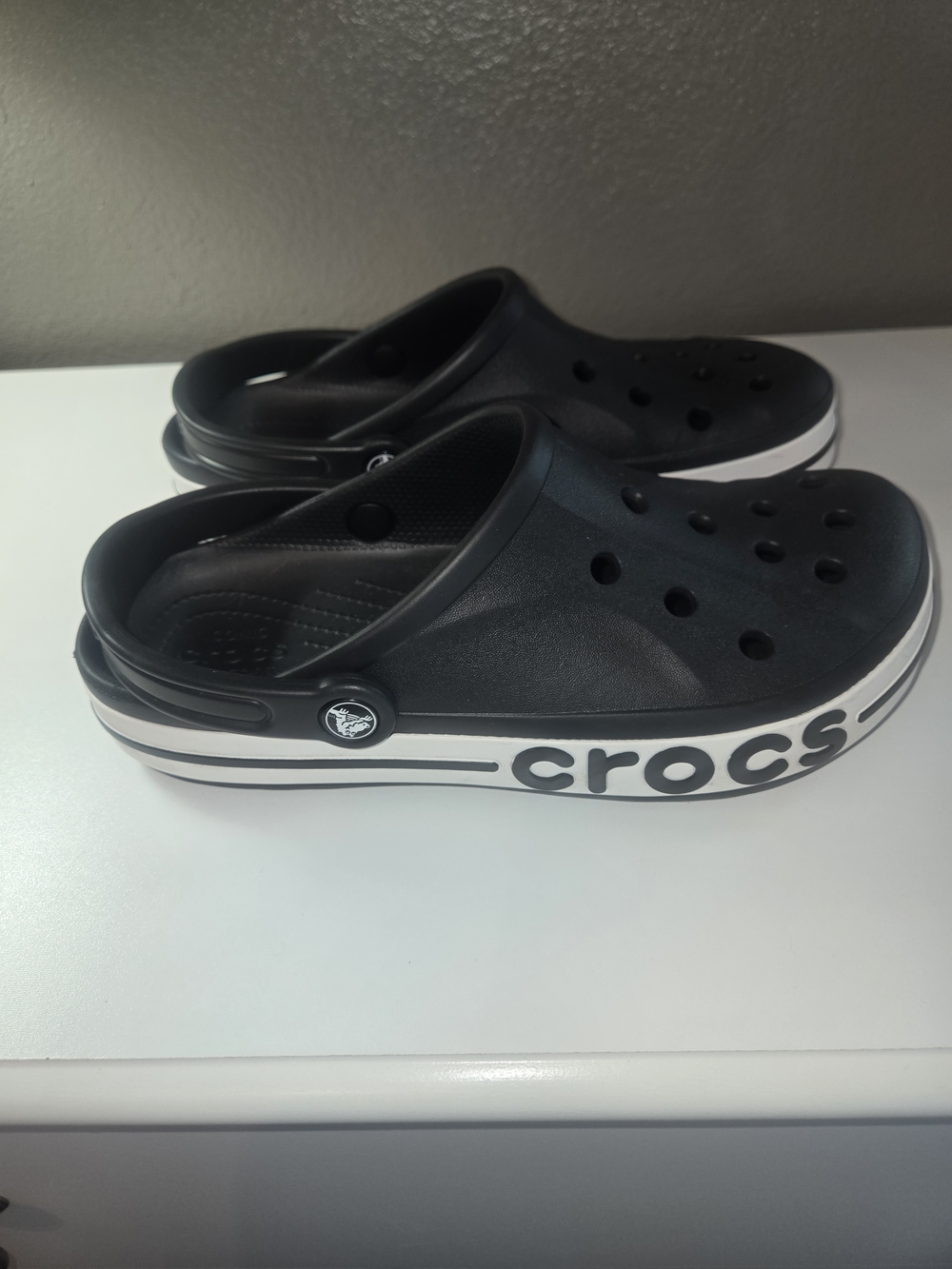 Crocs Unisex Adult Bayaband Black Classic Clog with White Trim